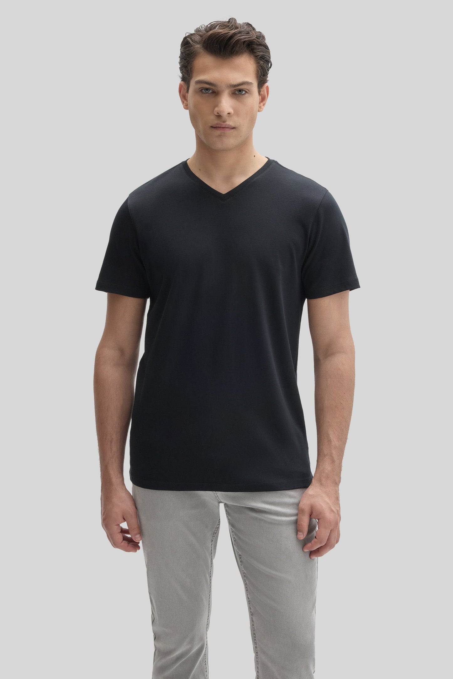Robert Barakett Men's Pima Cotton V-Neck T-Shirt in Black