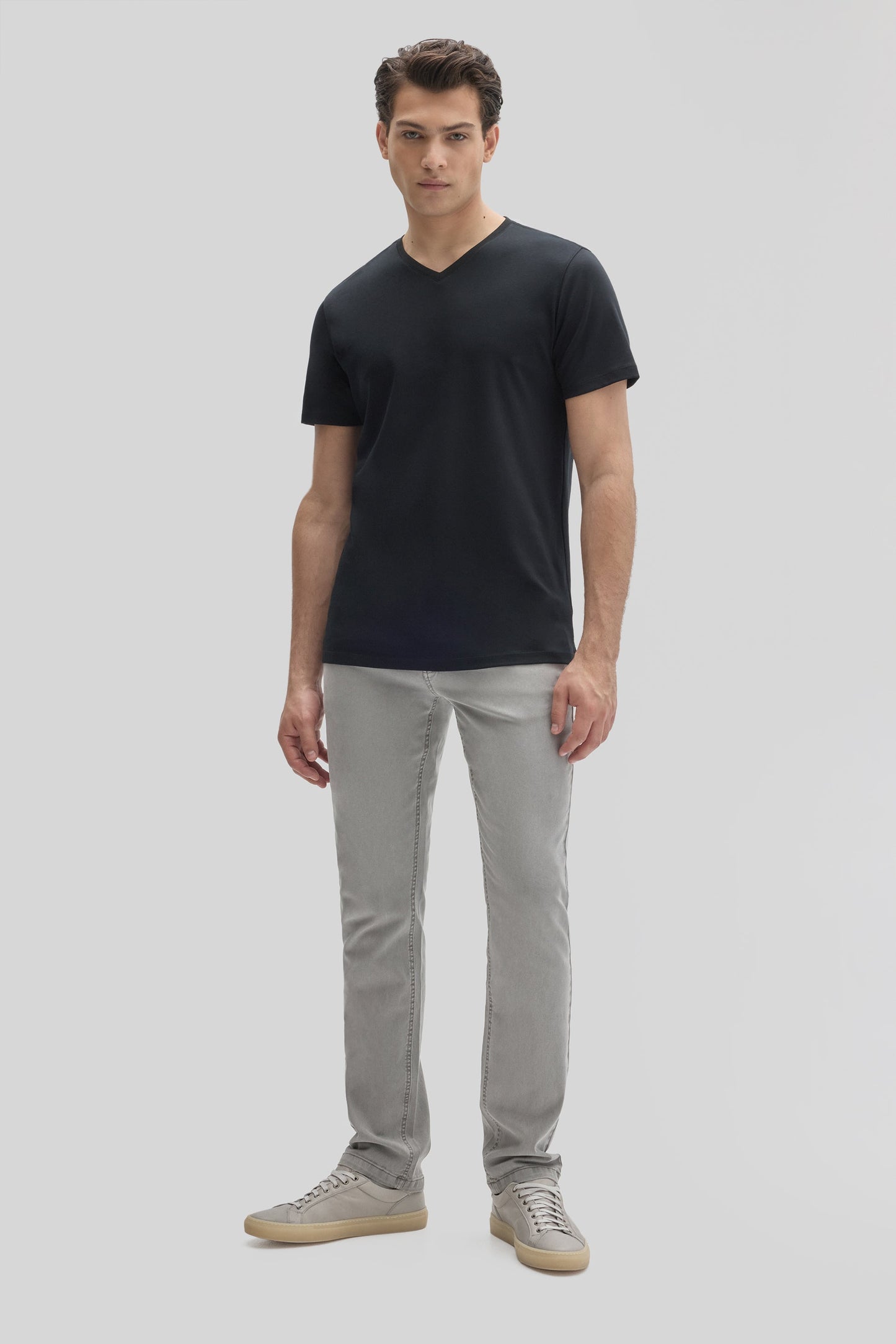 Robert Barakett Men's Pima Cotton V-Neck T-Shirt in Black