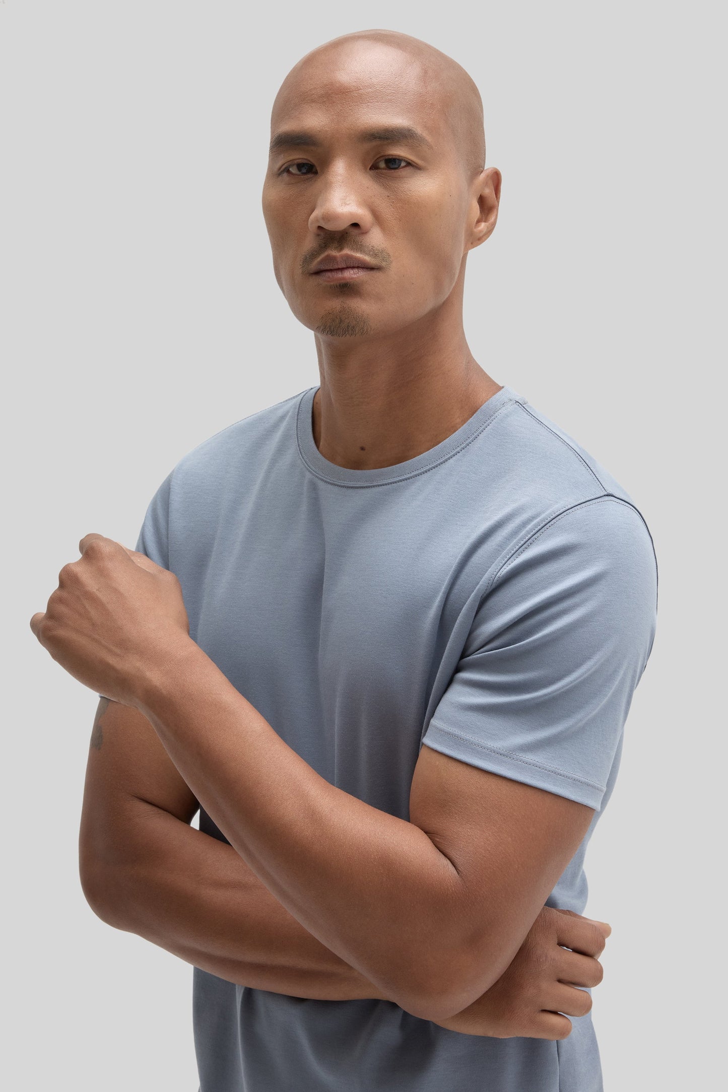 Robert Barakett Men's Metallic Blue Pima Cotton Crew Neck Tee