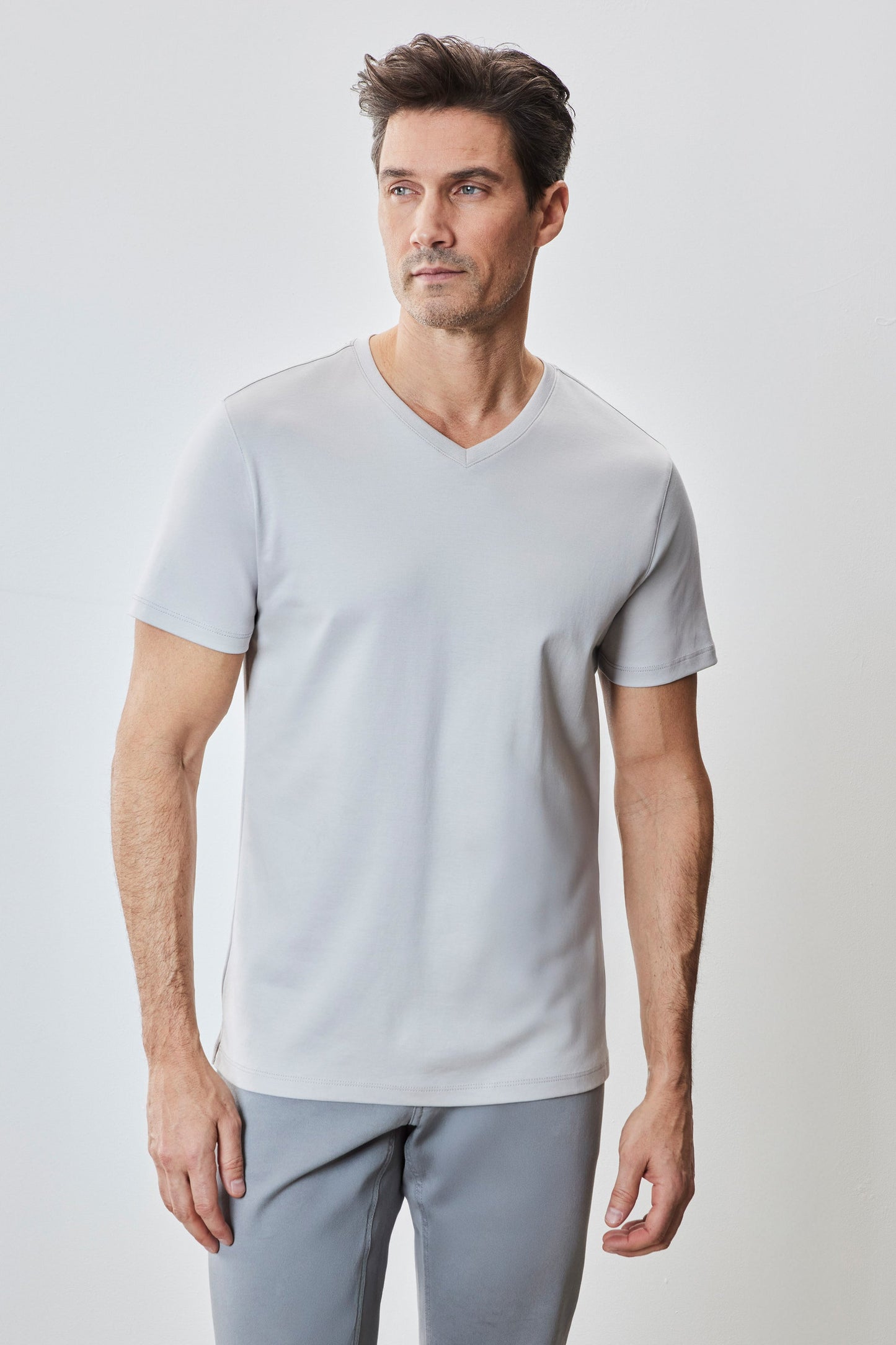 Robert Barakett Men's Pima Cotton V-Neck T-Shirt in Chalk