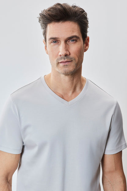 Robert Barakett Men's Pima Cotton V-Neck T-Shirt in Chalk