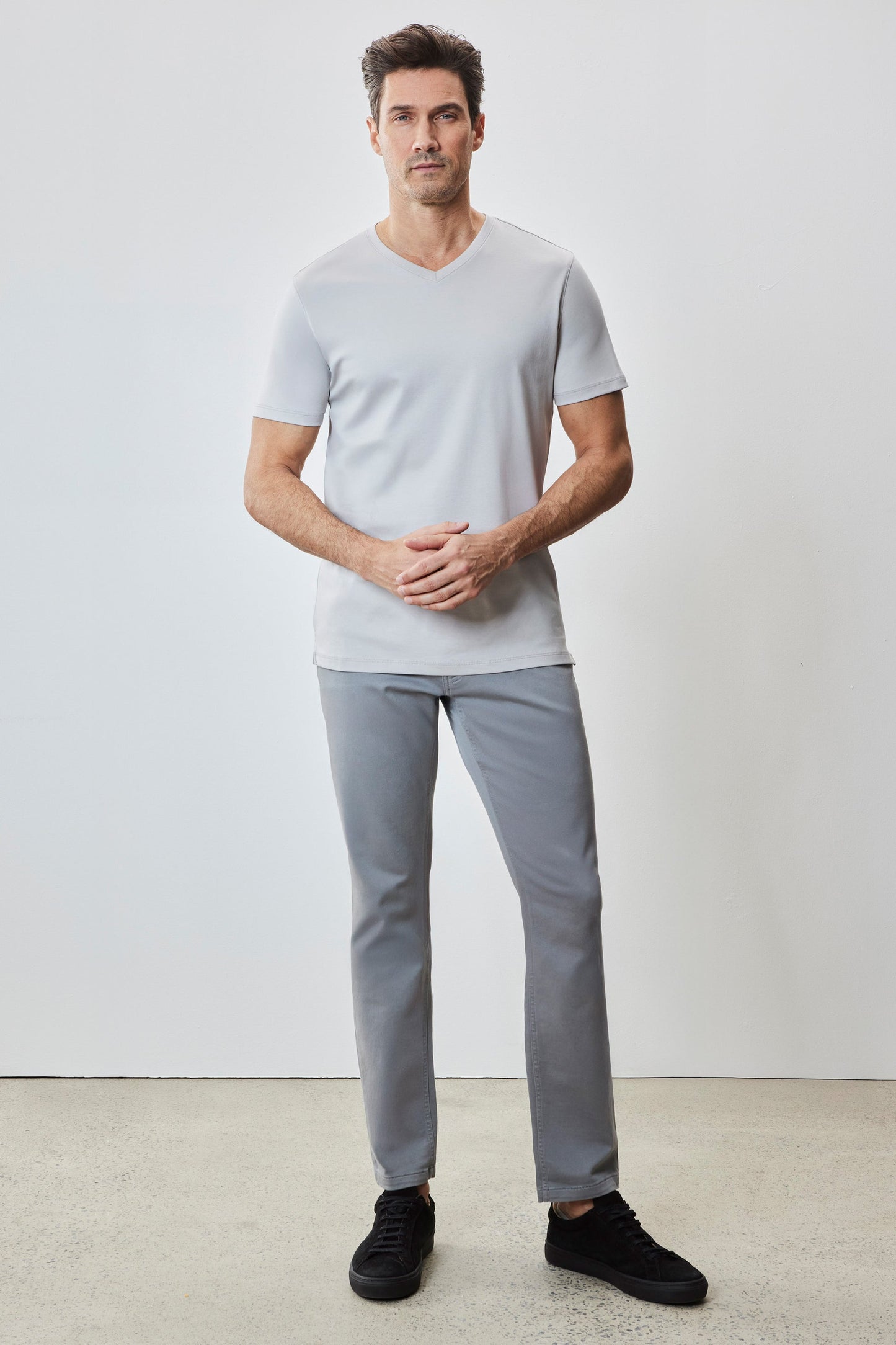 Robert Barakett Men's Pima Cotton V-Neck T-Shirt in Chalk