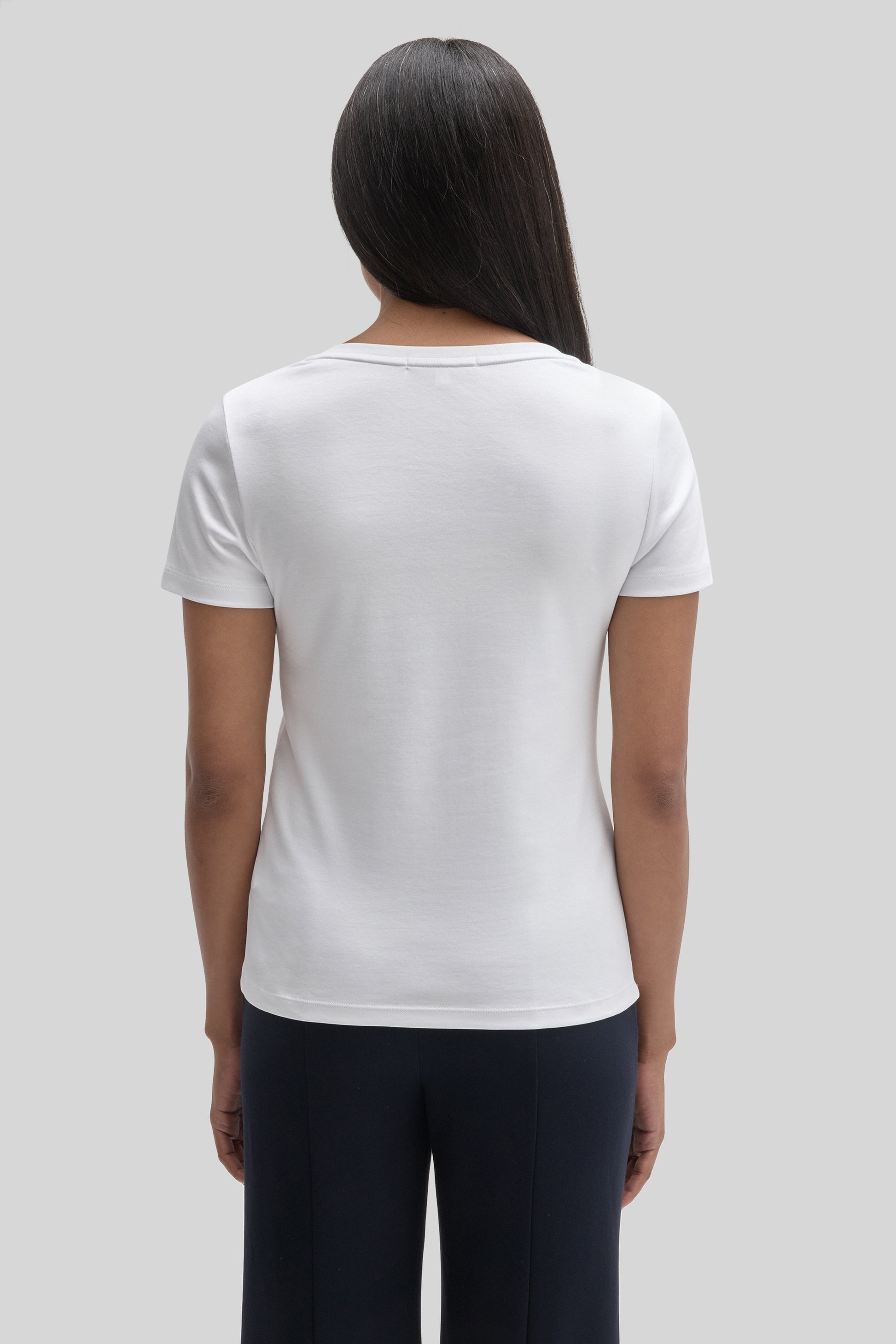 Robert Barakett The Barakett Women's V Tee
