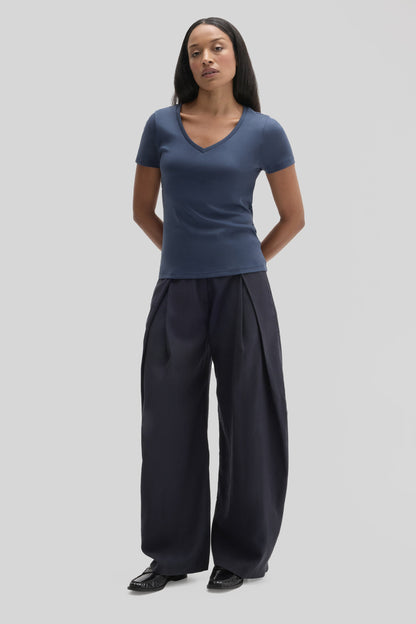 Robert Barakett The Barakett Women's V Tee